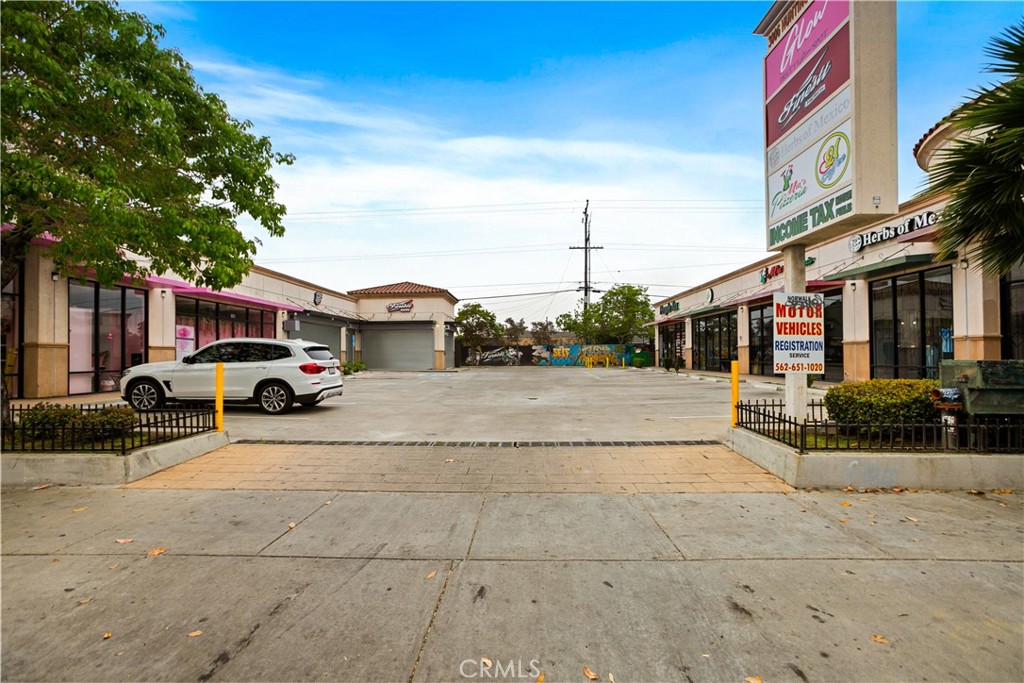 3006 E Florence Avenue Property Photo 14
