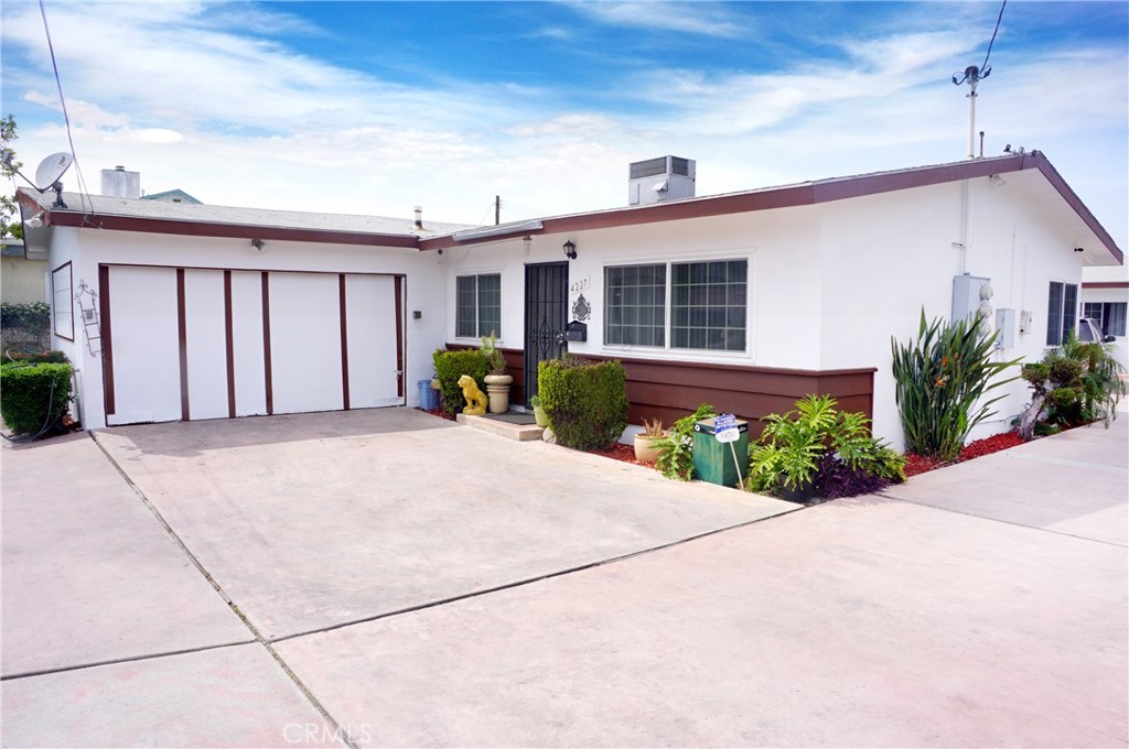 4227 W 107th Street Property Photo 1