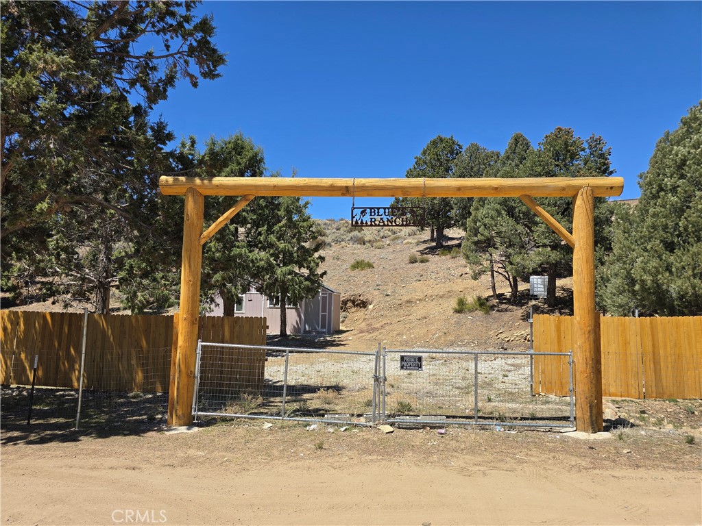 46247 Serpentine Drive Property Photo 1