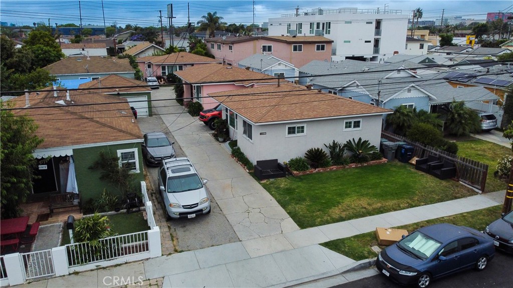 11000 S Inglewood Avenue Property Photo 1