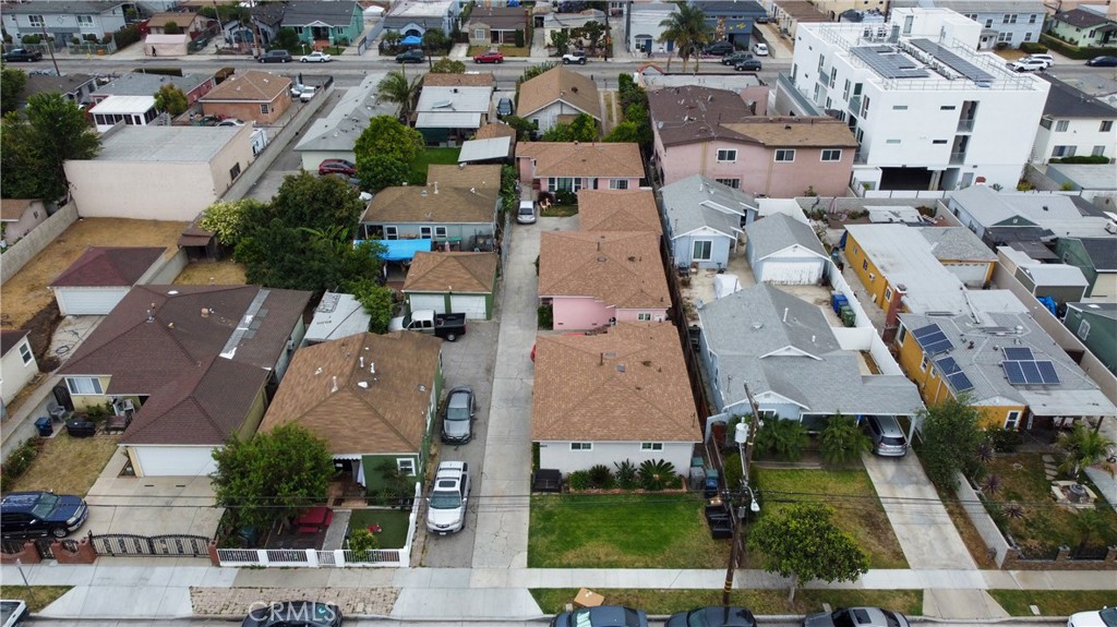 11000 S Inglewood Avenue Property Photo 4
