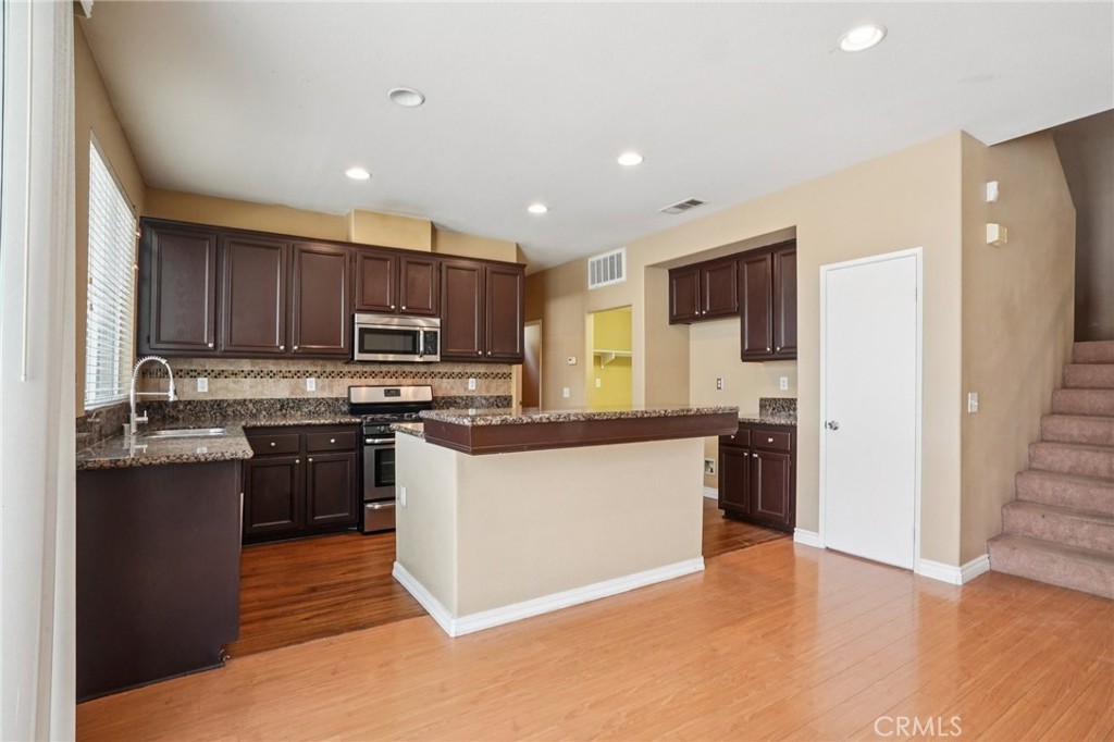 12910 Jersey Street Property Photo 15