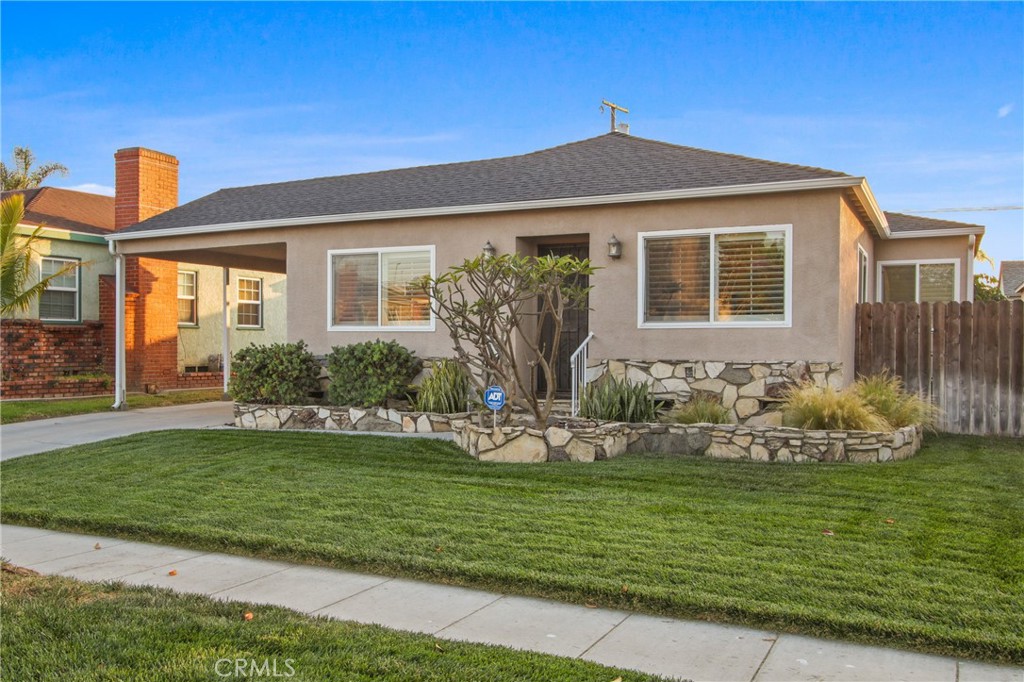 2283 Ximeno Avenue Property Photo 1