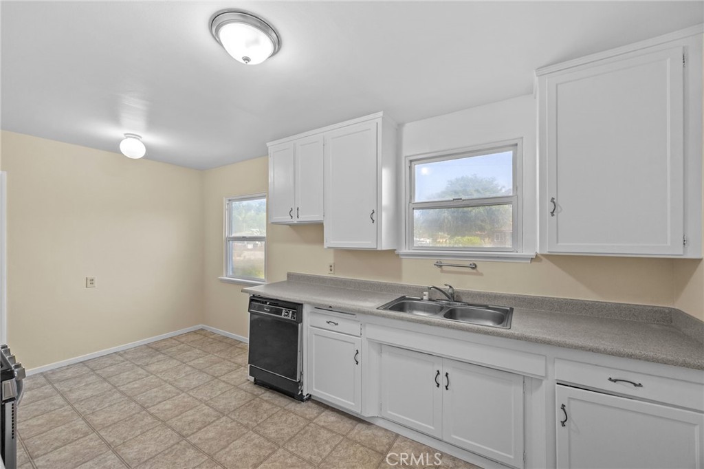 12272 Granite Place Property Photo 9