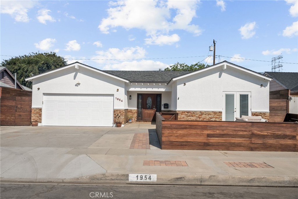 1954 Shipway Avenue Property Photo 1