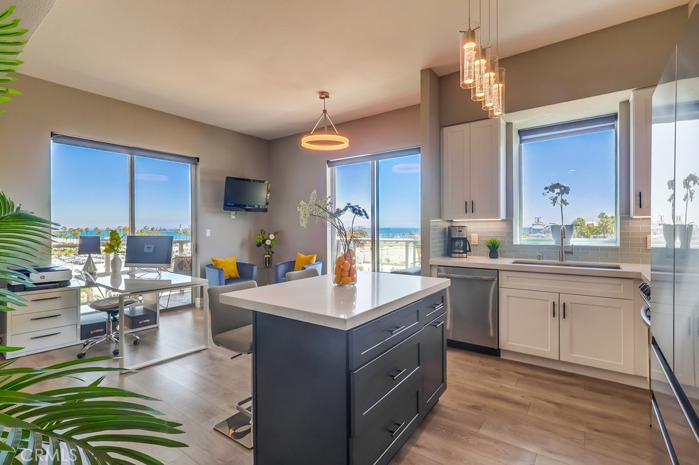 488 E Ocean Boulevard 502