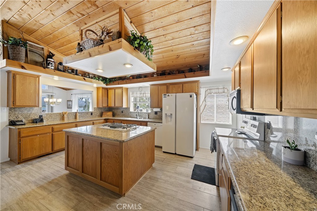 40258 Narrow Lane Property Photo 16