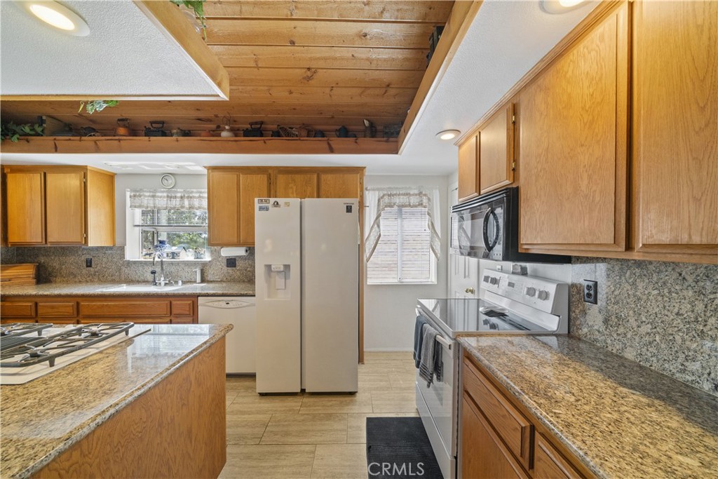 40258 Narrow Lane Property Photo 19
