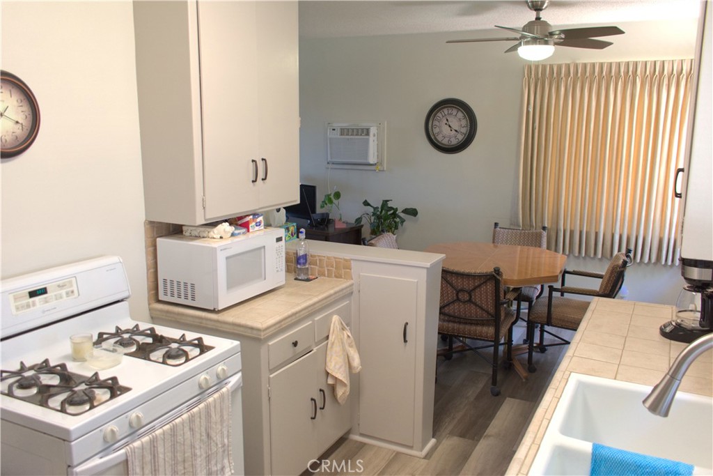1522 E Broadway Property Photo 5