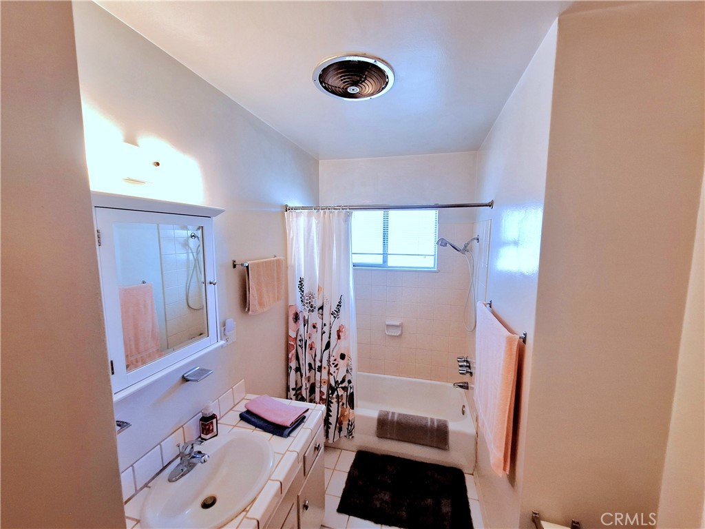 1522 E Broadway Property Photo 6