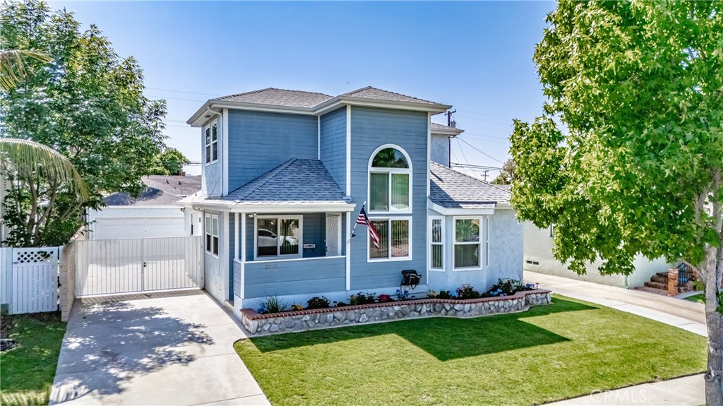 2275 Ximeno Avenue Property Photo