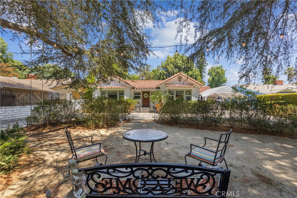 13621 Erwin Street Property Photo 1