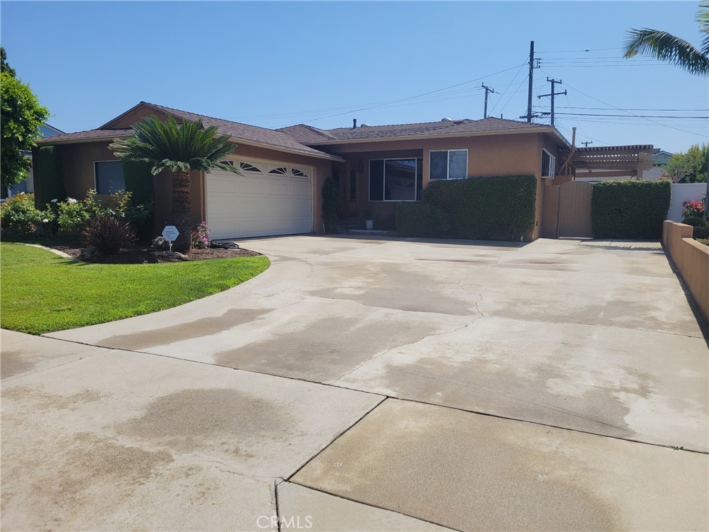 13708 Roper Avenue Property Photo 1