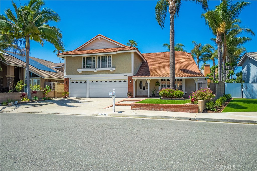 9921 Oceancrest Dr Property Photo 1
