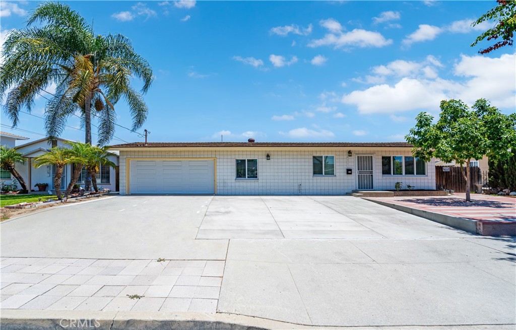 14704 Blaine Avenue Property Photo 1
