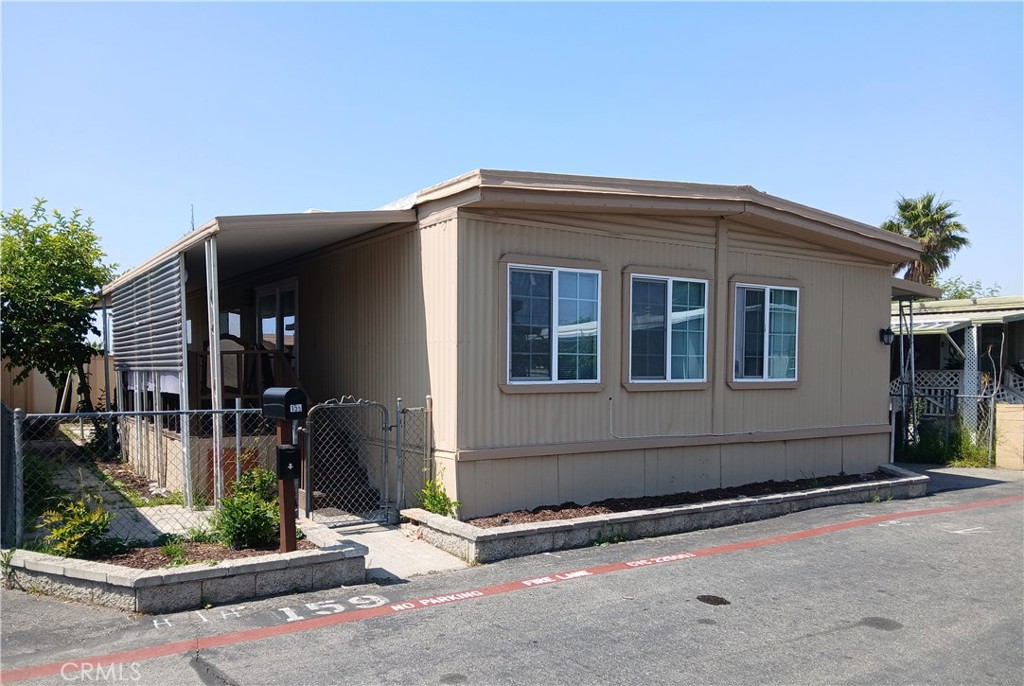 250 Linden Avenue Property Photo 1