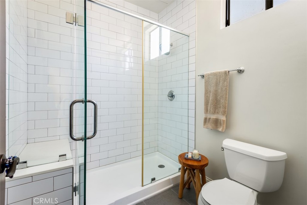 930 N Wetherly Drive 201 Property Photo 18