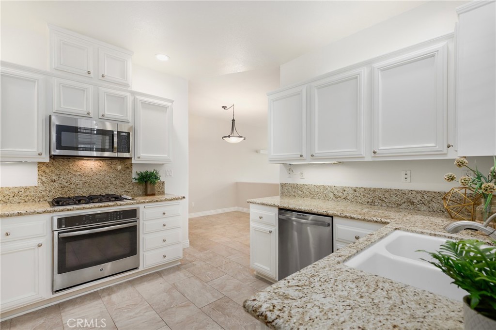 5527 Patricia Way Property Photo 7
