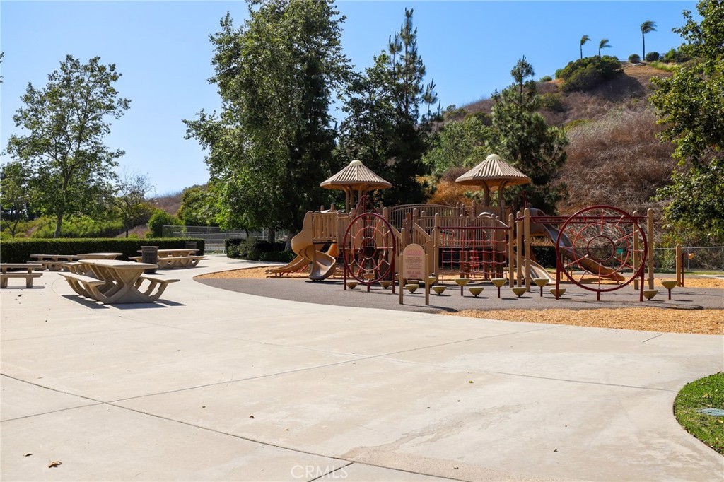 5527 Patricia Way Property Photo 34