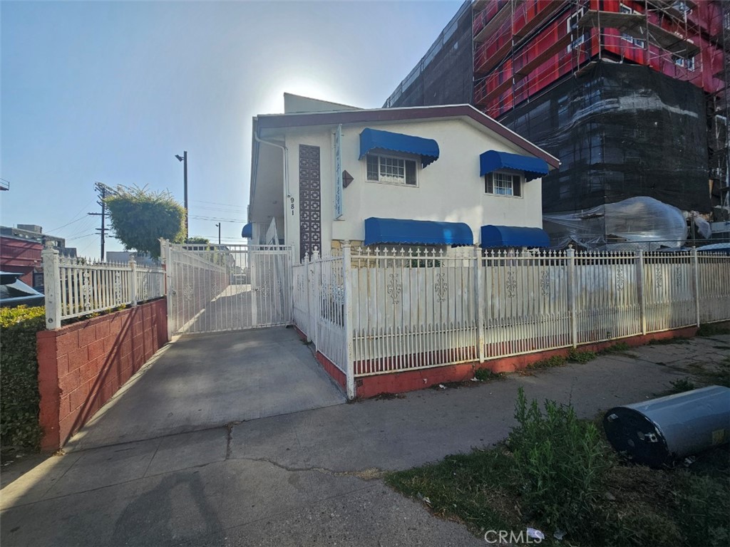 981 S Catalina Street Property Photo 1