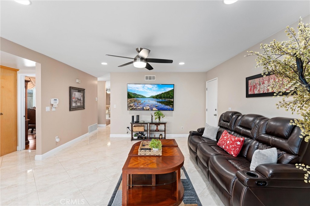 4360 E Addington Drive Property Photo 17