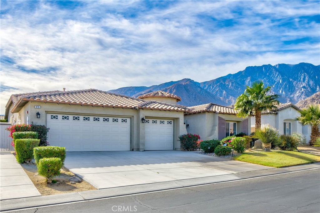 975 Alta Cresta Property Photo 2