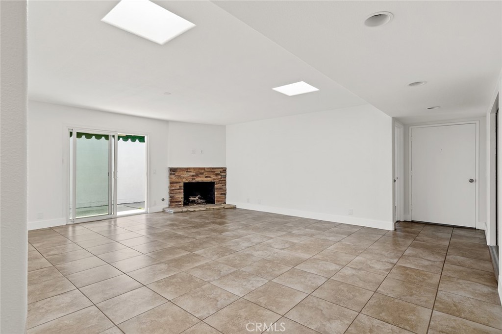 5821 Gloucester Property Photo 7