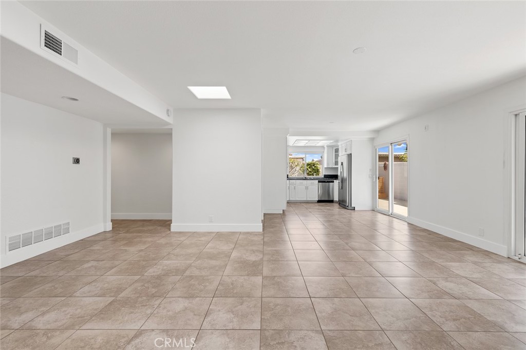 5821 Gloucester Property Photo 9