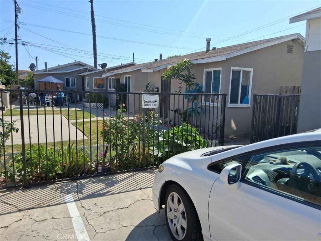 12043 Sycamore Street Property Photo 2
