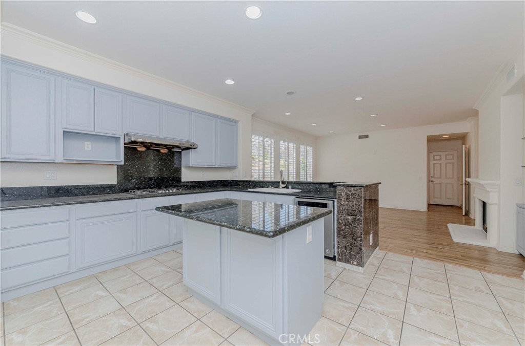 2768 Somerset Place Property Photo 11