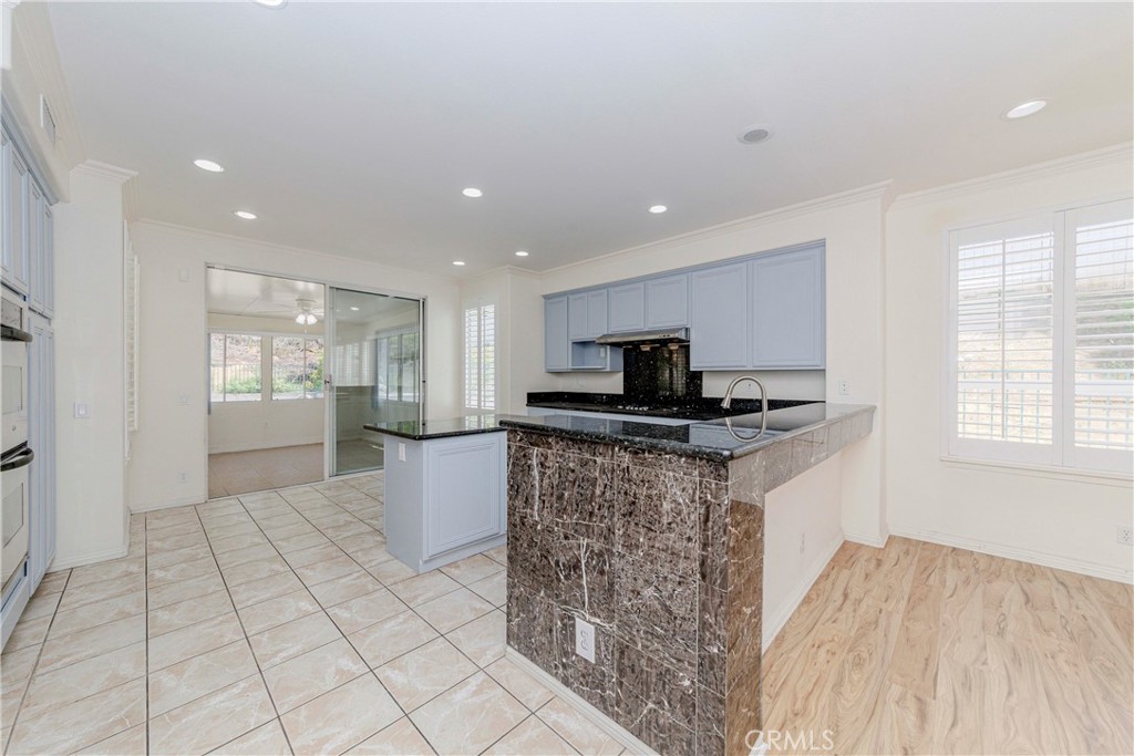 2768 Somerset Place Property Photo 14