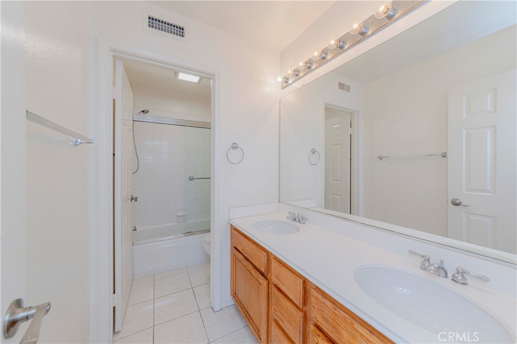 2768 Somerset Place Property Photo 25