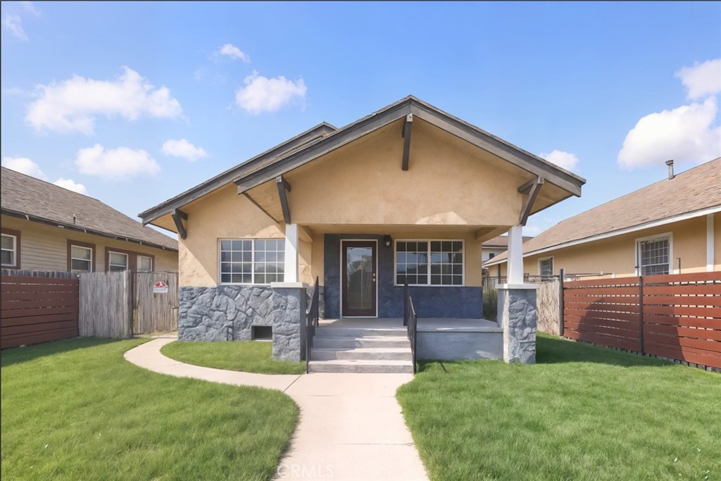 5840 S Olive Street Property Photo 1