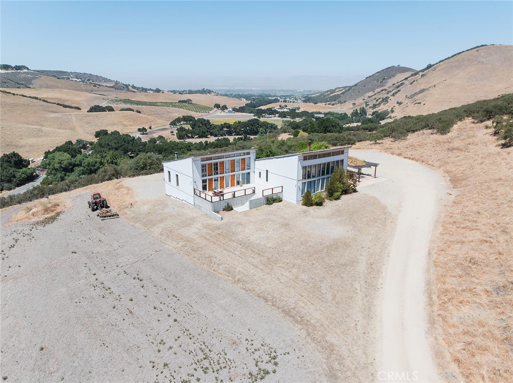 45325 Vista Place Property Photo 1