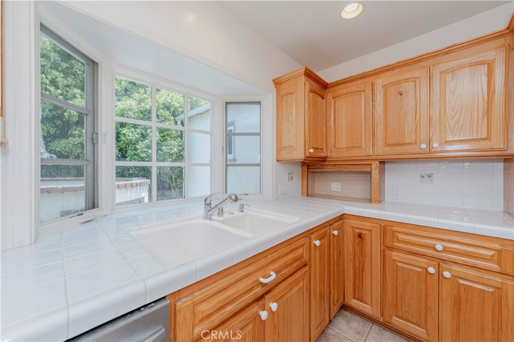 2740 Burkshire Avenue Property Photo 8