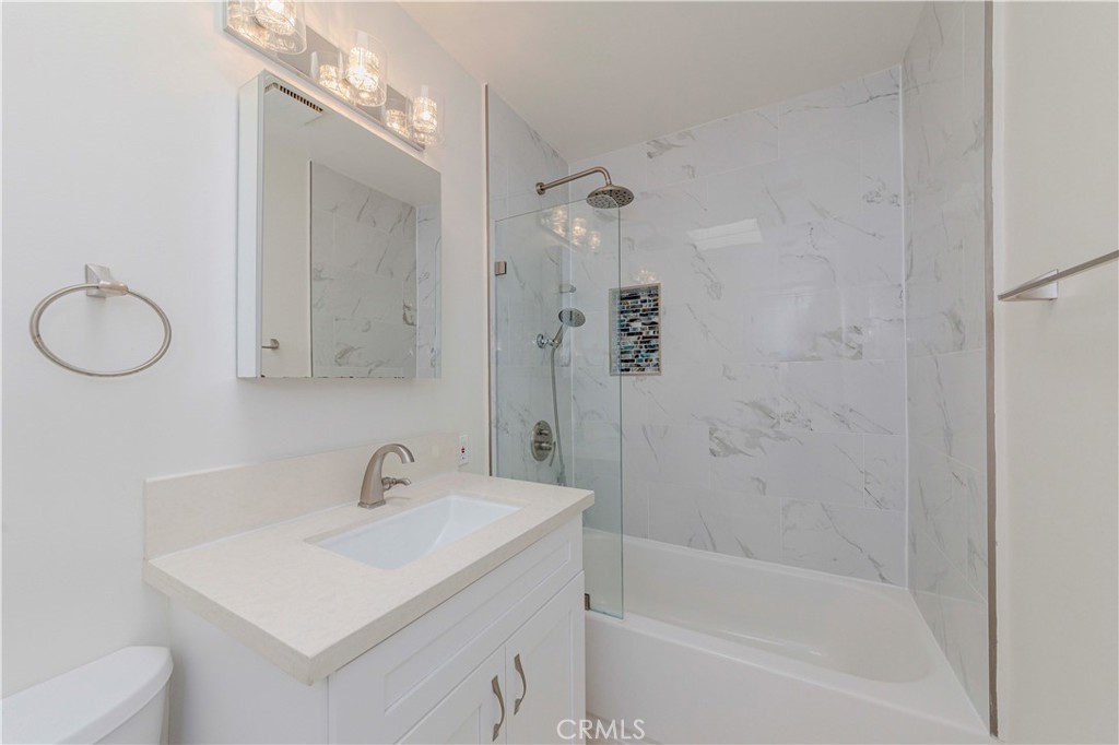 2740 Burkshire Avenue Property Photo 20