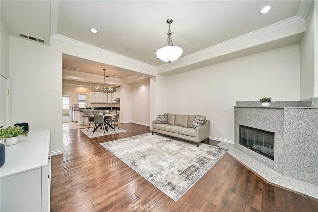 441 N Los Robles Avenue 13
