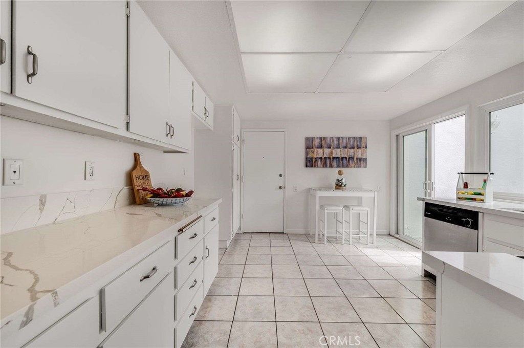 7065 Seawind Drive Property Photo 7