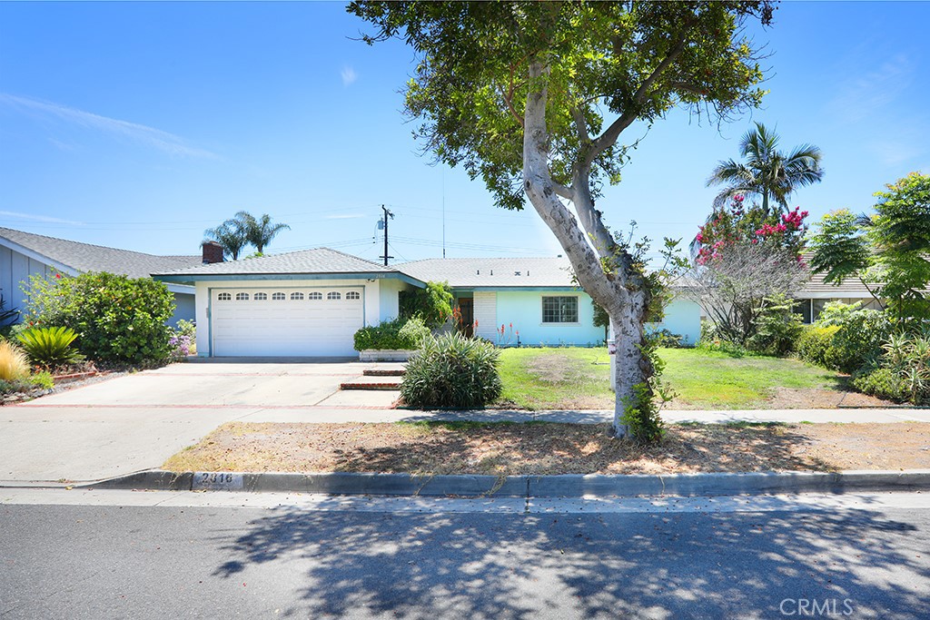 2816 E South