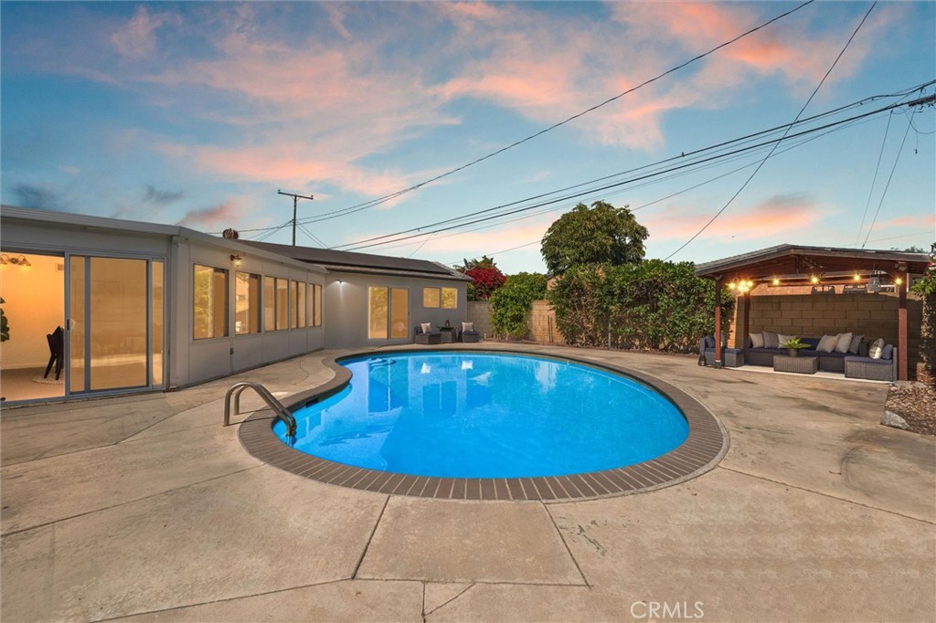 2370 Argonne Avenue Property Photo 1