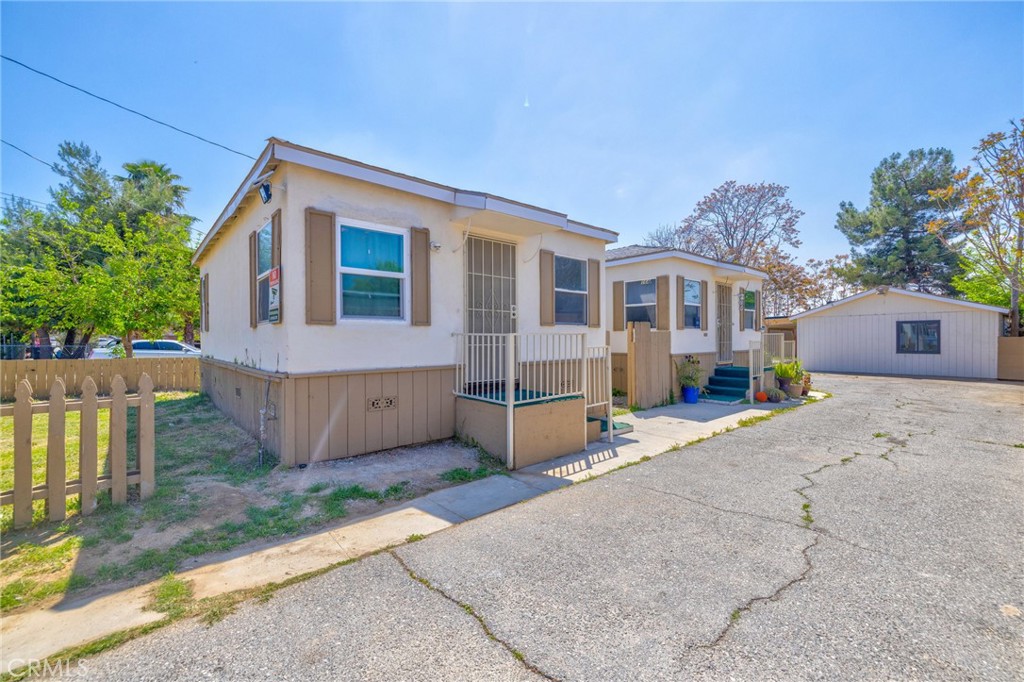 164 S Santa Fe Avenue Property Photo 3