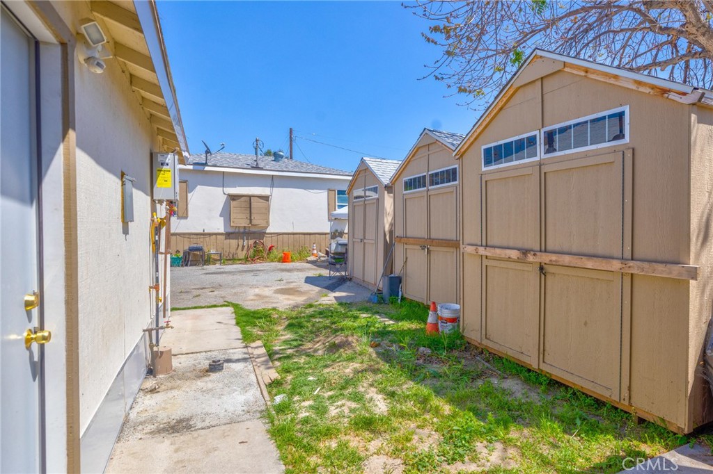 164 S Santa Fe Avenue Property Photo 7