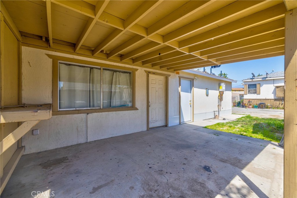 164 S Santa Fe Avenue Property Photo 9
