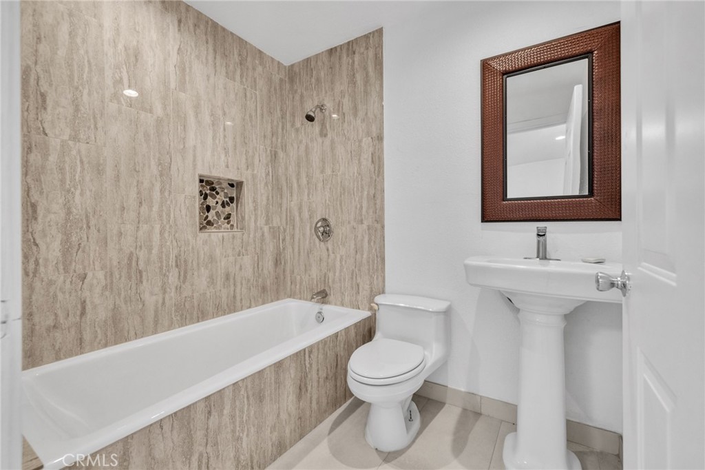 164 S Santa Fe Avenue Property Photo 13