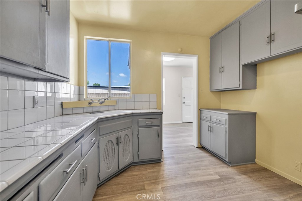 164 S Santa Fe Avenue Property Photo 21