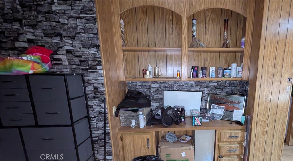 15613 Hawley Court Property Photo 3