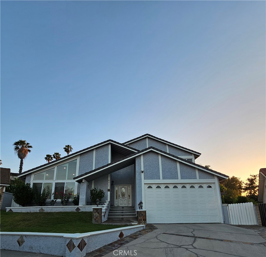 8439 Knollwood Court Property Photo 1