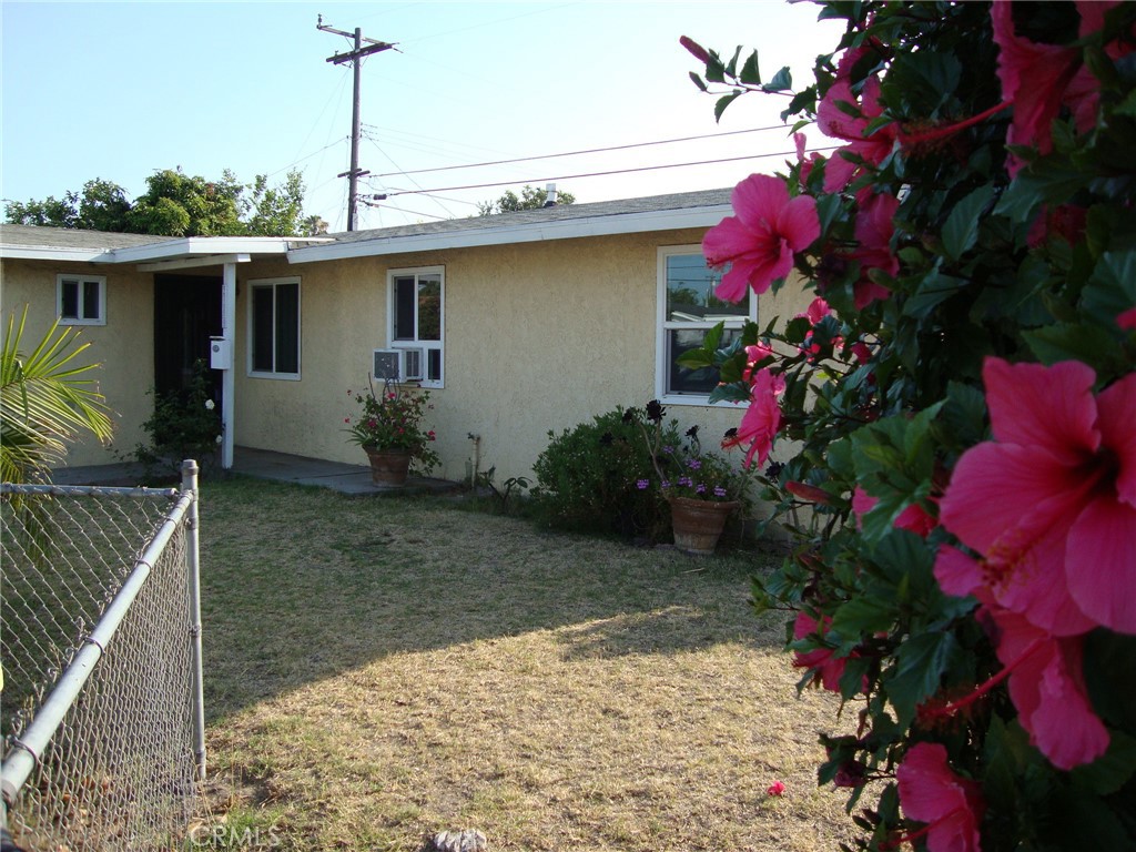 2100 W Dogwood Avenue Property Photo 1