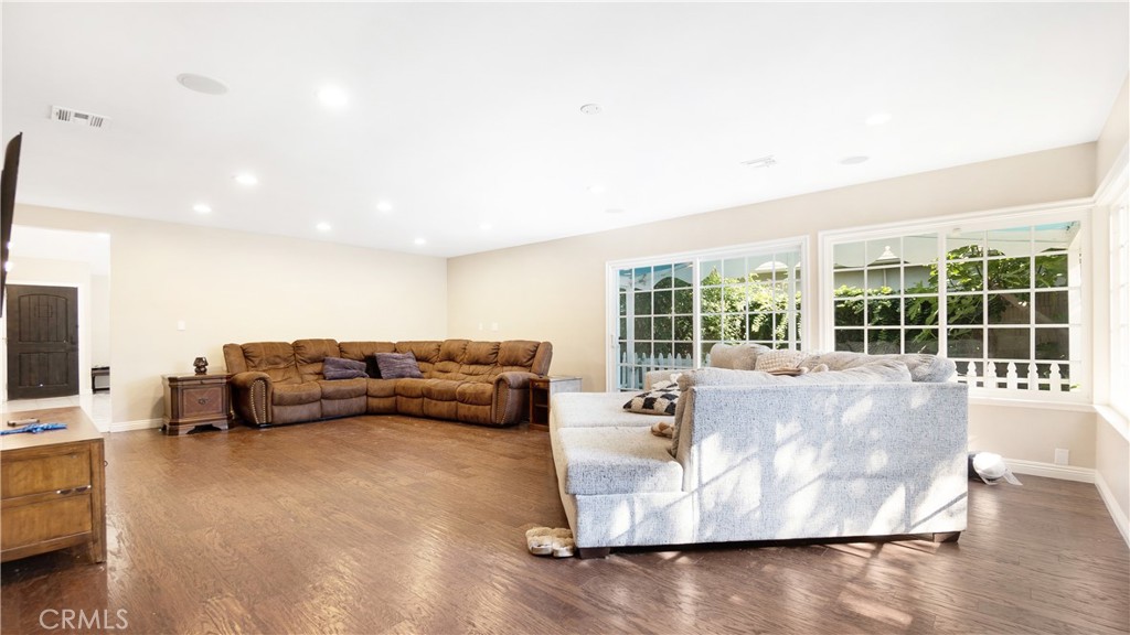3375 Fuchsia Property Photo 10