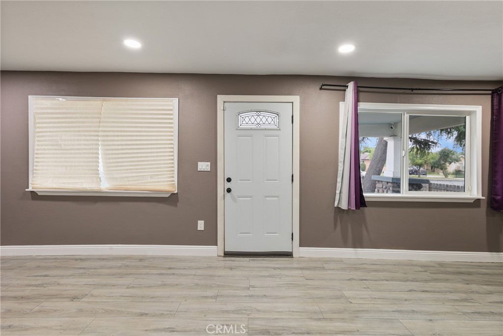 2696 N Sierra Way Property Photo 6